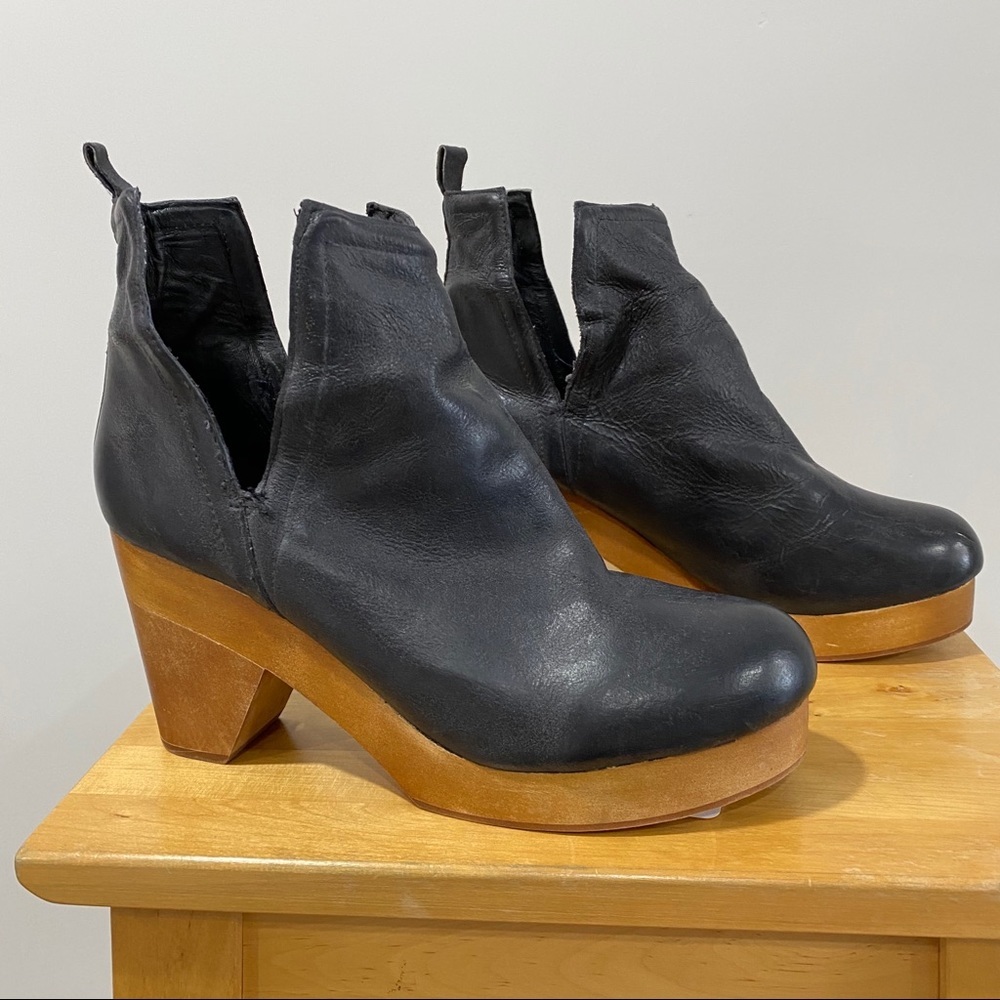 Jeffrey Campbell Black Leather Cutout Wood Heel Bootie ODELIA 10M